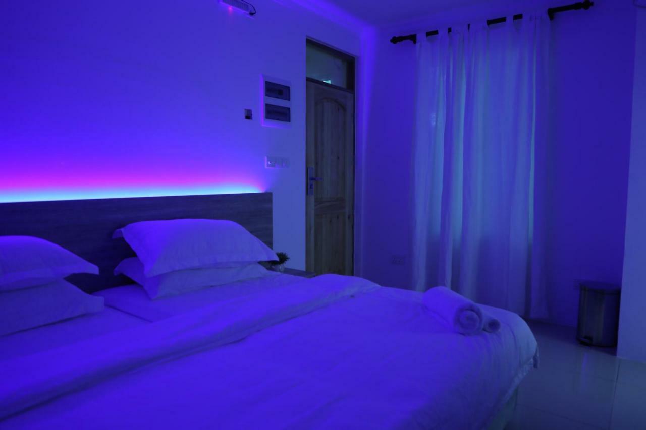 Moodhu Surf House Hotel Himmafushi Ngoại thất bức ảnh